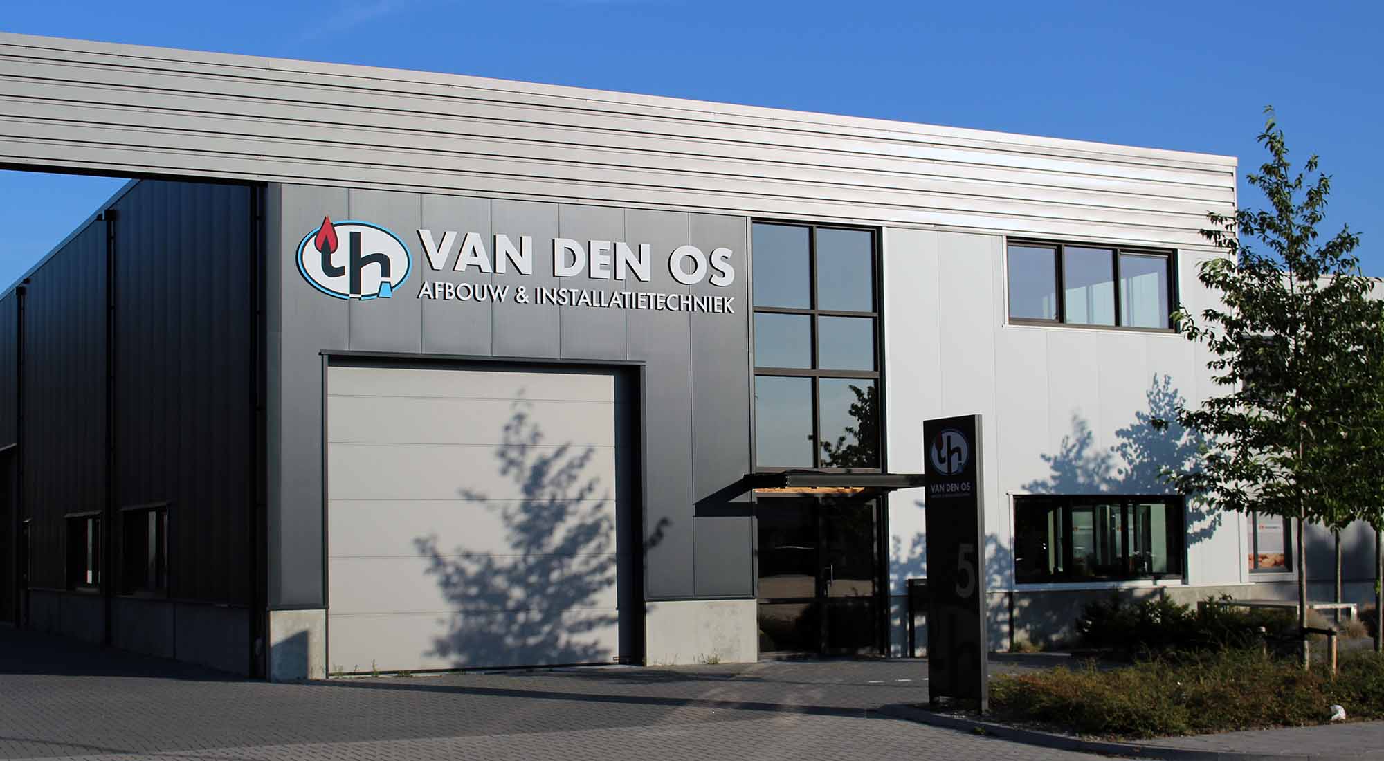 pand voorkant van den os